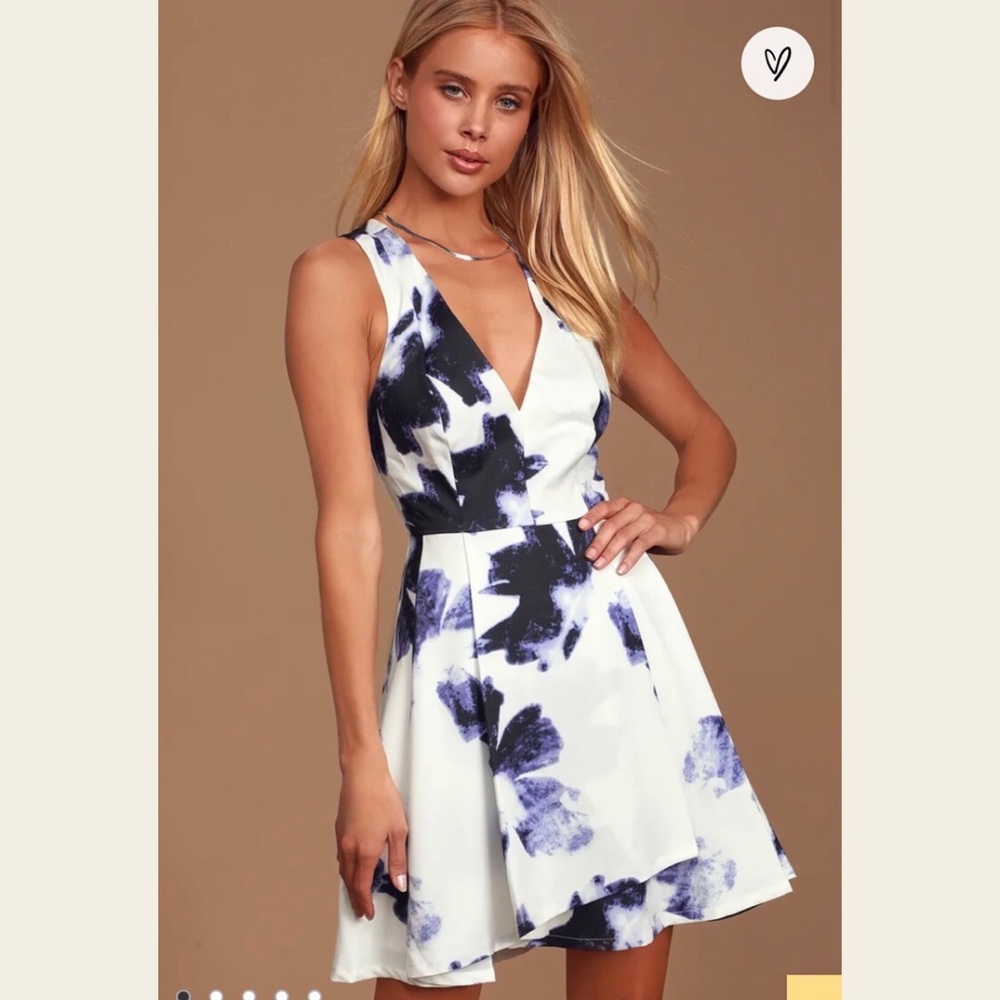 Lulus Seeing Chic Blue and Ivory Print Skater Dress NWT Size S - Picture 5 of 13